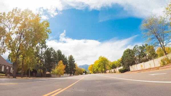 Conduzir Através Bairro Residencial Luxo Colorado Springs Outono — Fotografia de Stock