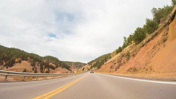 Sonbaharda Colorado Springs Için Dağ Otoyolda Sürüş — Stok fotoğraf