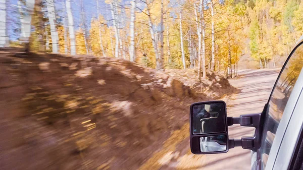 Водіння Невеликому Гірському Грунтові Дороги Колорадо Спрінгс Каліка Крик Восени — стокове фото