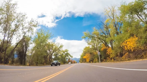 Rijden Door Chique Woonwijk Van Colorado Springs Herfst — Stockfoto