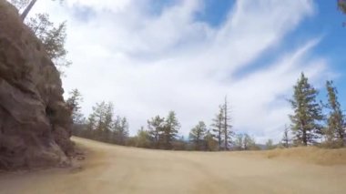 Küçük dağ kir yollarda Colorado Springs Cripple Creek için sonbaharda sürüş.