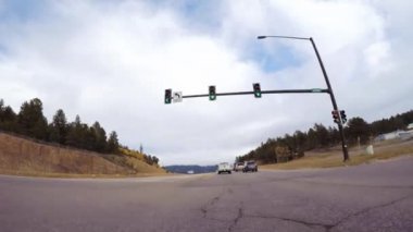 Colorado Springs, Colorado, ABD-Ekim 6, 2018 - sonbaharda Colorado Springs için 24 dağ otoyolda sürüş.