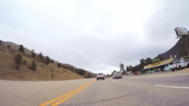 科罗拉多州科罗拉多斯普林斯 2018年10月6日 在山区公路24号行驶到科罗拉多斯普林斯在秋天 — 图库视频影像