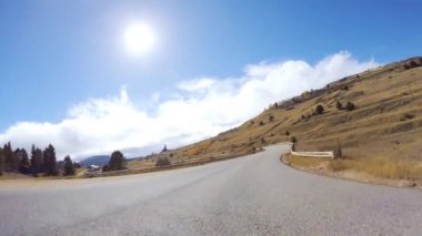 Sonbaharda Cripple Creek için Colorado Springs den küçük dağ yollarda sürüş.