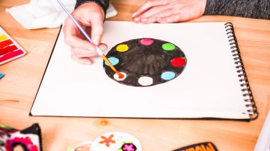 Adım adım. Bir tasarım bir pasta suluboya ile Dia de los Muertos tatil için çizim Baker.