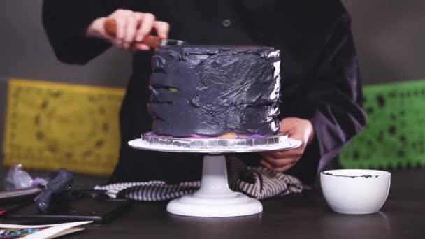 Step Step Baker Frosting Multilayer Chocolate Cake Black Italian Buttercream — Stock Video