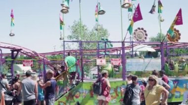 Parker, Colorado, ABD-Haziran 9, 2018 - sürmek küçük kasaba karnavalında çocuklar.