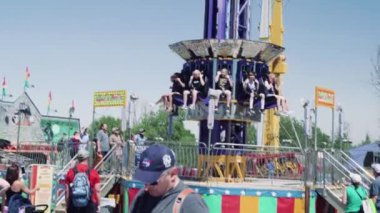 Parker, Colorado, ABD-Haziran 9, 2018 - sürmek küçük kasaba karnavalında çocuklar.