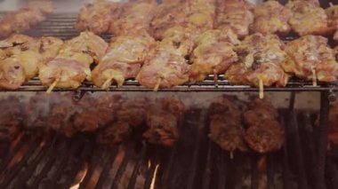 Boulder Creek festivalinde sokak gıda pişirme