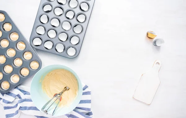 Flat Lay Filling Mini Muffin Pan Cupcake Batter — Stock Photo, Image