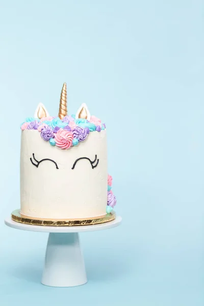 Gourmet Unicorn Cake Pink Purple Buttercream Frosting Blue Background — Stock Photo, Image