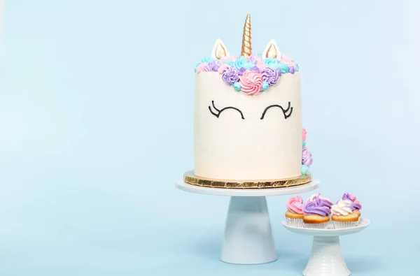 Gourmet Unicorn Tårta Med Rosa Och Lila Buttercream Frosting Blå — Stockfoto