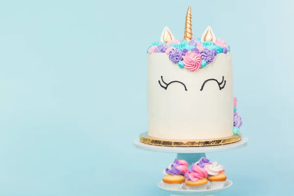 Gourmet Unicorn Cake Pink Purple Buttercream Frosting Blue Background — Stock Photo, Image