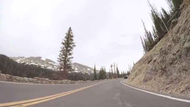 Körning Asfalterad Väg Rocky Mountain National Park — Stockvideo