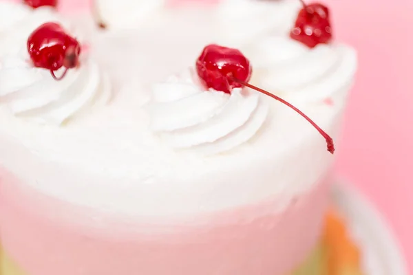 Torta Spumoni Compleanno Sfondo Rosa — Foto Stock