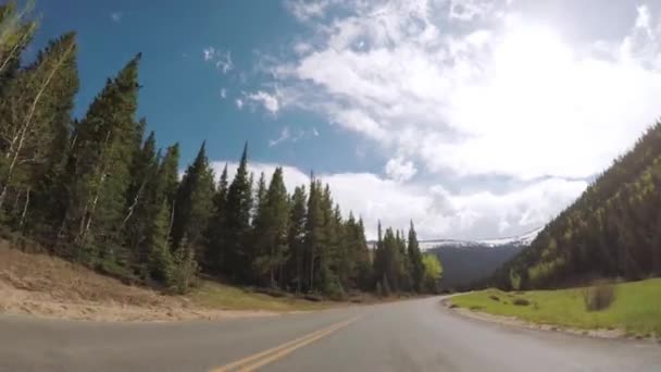 Jazdy Utwardzonej Drogi Rocky Mountain National Park — Wideo stockowe