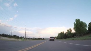 Boulder, Colorado, ABD-Mayıs 27, 2018 - Boulder alan de döşeli yol sürüş.