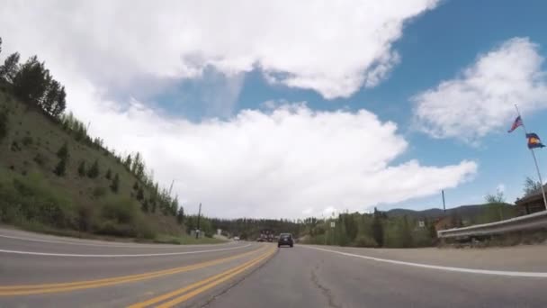 科罗拉多州 2018年5月27日 在洛基山国家公园的铺面公路上行驶 — 图库视频影像
