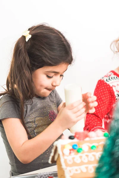 Kids Decorating Small Gingerbread Houses Christmas Craft Party — Stock Photo, Image