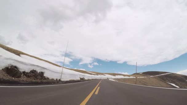 Vezetés Nyomvonal Gerincút Nyitó Hétvége Szezon Rocky Mountain Nemzeti Parkban — Stock videók