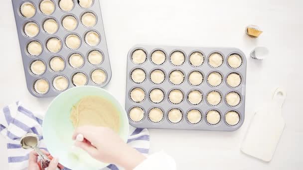 Flat Lay Scooping Vanilla Cupcake Batter Cupcake Liners — Stock Video
