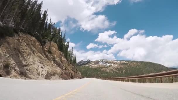 Conducir Por Carretera Montaña Sobre Berthoud Pass Verano — Vídeos de Stock