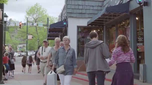 Estes Park Colorado Estados Unidos Mayo 2018 Pov Main Street — Vídeo de stock