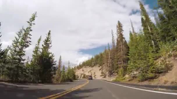 Проезд Асфальтированной Дороге Национальном Парке Скалистые Горы — стоковое видео