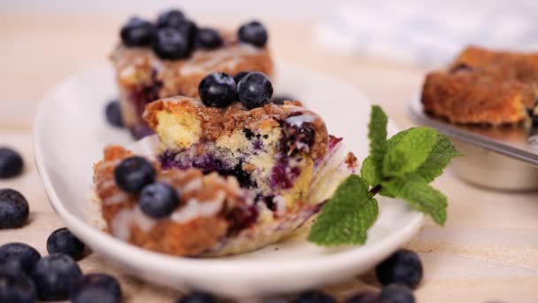 Zelfgemaakte Blueberry Muffins Gemaakt Met Biologische Ingrediënten — Stockvideo