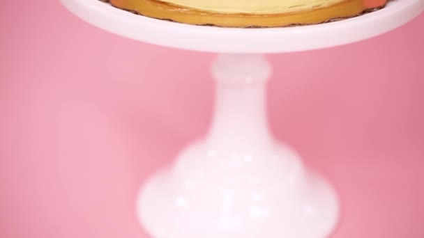 ピンクの背景の誕生日 Spumoni ケーキ — ストック動画