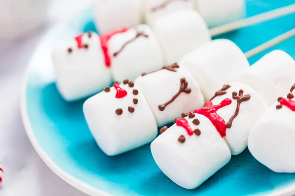 Vista Perto Bonecos Neve Marshmallow Paus Bebida Chocolate Quente — Fotografia de Stock