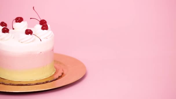Birthday Spumoni Cake Golden Serving Plate — Stock Video
