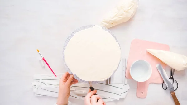 플랫이 분홍색과 보라색 Buttercream 케이크 — 스톡 사진