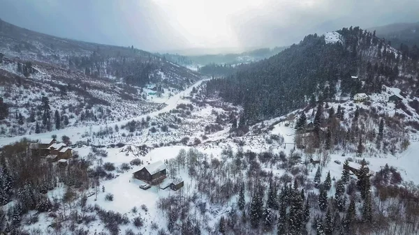 Letecký Pohled Venkovských Horských Společenství Zimě — Stock fotografie