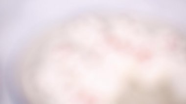 Görünümü kapatın. Hatmi Ren geyiği üzerinde sıcak çikolata içmek için sopa.