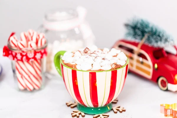 American Hot Chocolate Marshmallow Toppings Large Christmas Mug — Stock Photo, Image