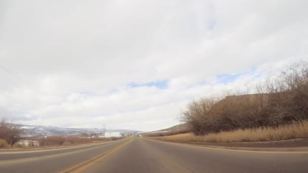 Fahrt Durch Gehobene Vorortgegend Mittleren Westen — Stockvideo