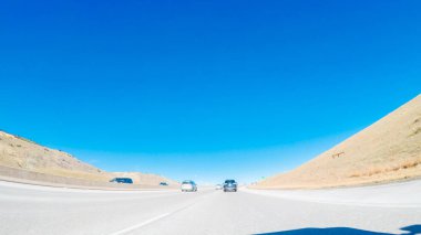 Denver, Colorado, ABD-1 Aralık 2018 Kış 'ta 470 numaralı karayolunda Batı' ya gidiyorum..