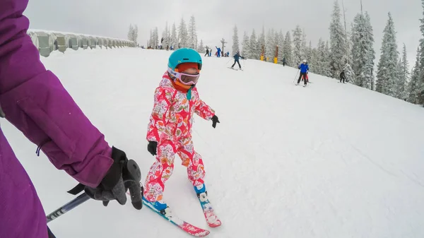 Denver Colorado Usa Décembre 2018 Mère Apprend Petite Fille Skier — Photo