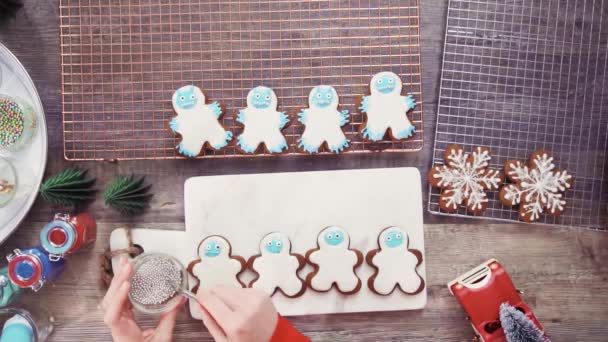 Adım Adım Düz Yatıyordu Kraliyet Buzlanma Ile Gingerbread Çerezleri Dekorasyon — Stok video