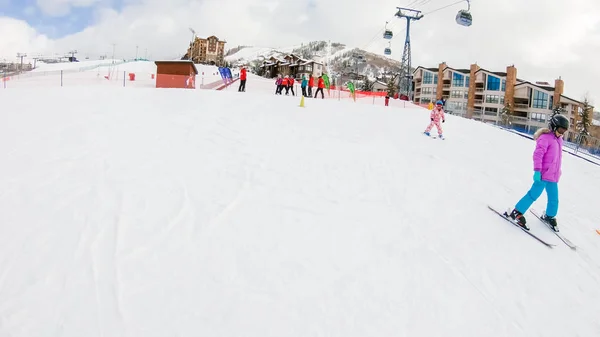 Steamboat Springs Colorado Usa December 2018 Παιδιά Μαθαίνουν Πώς Αλπικό — Φωτογραφία Αρχείου