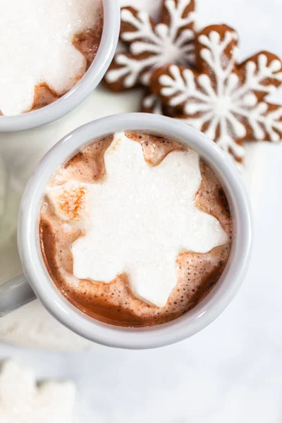 Chocolate Caliente Americano Con Coberturas Malvavisco Forma Copo Nieve — Foto de Stock