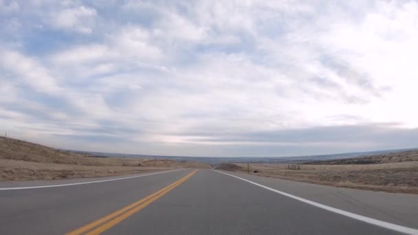 Conducción Por Carretera Pavimentada Área Rural — Vídeos de Stock
