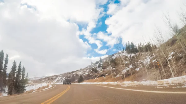 驾驶西山公路前往蒸汽船温泉 — 图库照片