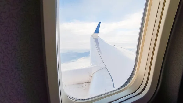 Blick Vom Fenstersitz Eines Passagierflugzeugs — Stockfoto
