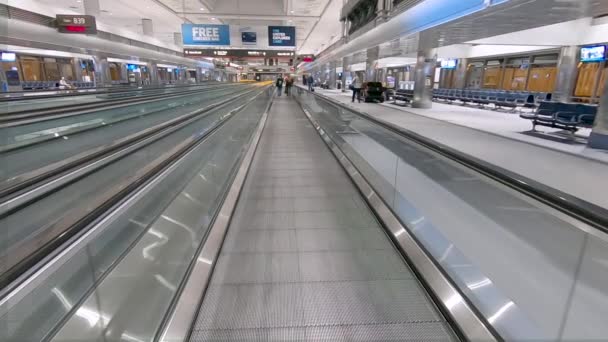 Denver Colorado Usa January 2019 Moving Sidewalk One Terminals Denver — Stock Video