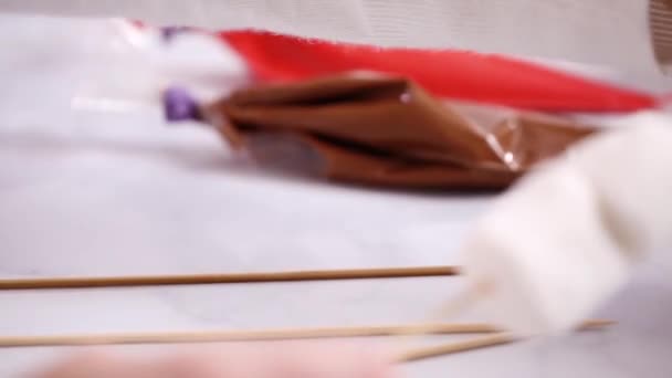 Βήμα Βήμα Κάνοντας Χιονάνθρωπος Marshmallow Για Μπαστούνια Καυτή Σοκολάτα Toppers — Αρχείο Βίντεο