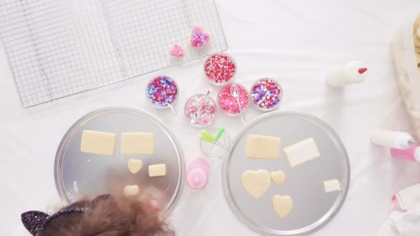 Düz Yatıyordu Adım Adım Küçük Kız Dekorasyon Şekerli Kurabiye Kraliyet — Stok video