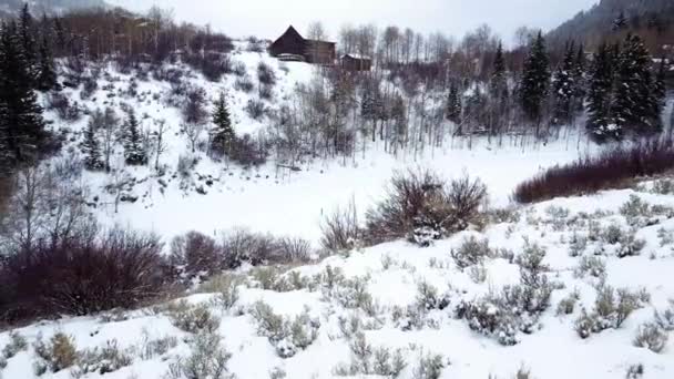 Veduta Aerea Della Comunità Rurale Montagna Inverno — Video Stock
