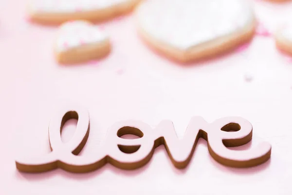 Znamení Lásky Cukroví Tvaru Srdce Růžovém Pozadí — Stock fotografie